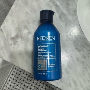 REDKEN extreme shampoo